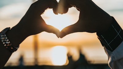 吃瓜网最新爆料：网红情侣分手撕逼全记录，男方出轨证据曝光
